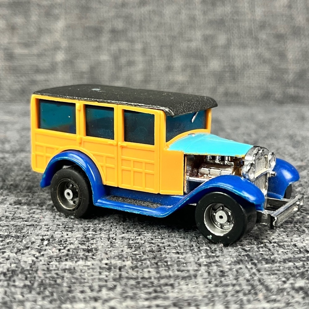 Vintage 1976 Ideal Hollis NY Woody Wagon Diecast Blue Yellow Macao Toy Car